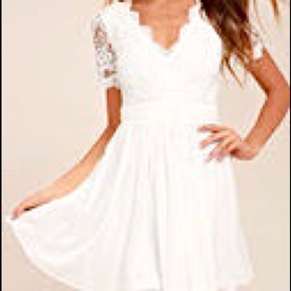 Lulus brand. White lace scatter dress. New, tags on.